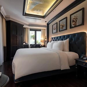 Executive Room External Window
